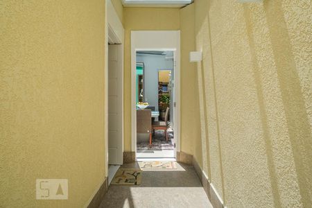 Casa de condomínio à venda com 160m², 4 quartos e 3 vagasEntrada