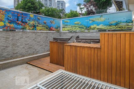 Casa de condomínio à venda com 160m², 4 quartos e 3 vagasQuintal