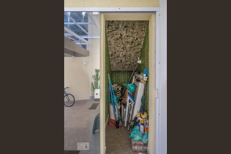 Casa de condomínio à venda com 160m², 4 quartos e 3 vagasDepósito