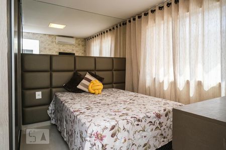 Casa de condomínio à venda com 160m², 4 quartos e 3 vagasSuíte 3