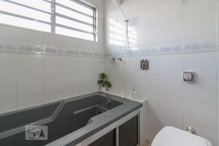 Casa à venda com 260m², 3 quartos e 3 vagasBanheiro do Quarto 1