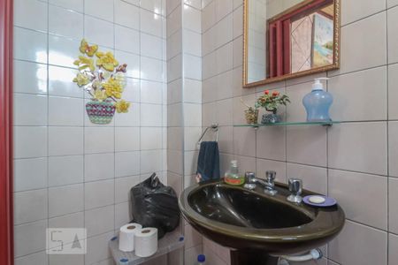 Casa à venda com 260m², 3 quartos e 3 vagasBanheiro