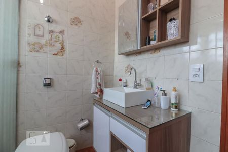 Casa à venda com 260m², 3 quartos e 3 vagasBanheiro Social