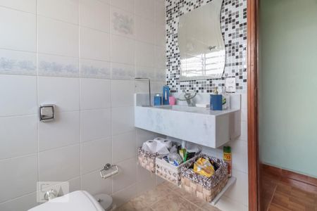 Casa à venda com 260m², 3 quartos e 3 vagasBanheiro do Quarto 1