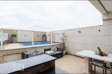 Apartamento à venda com 239m², 4 quartos e 4 vagas Apartamento à venda com 239m², 4 quartos e 4 vagasPiscina e churrasqueira