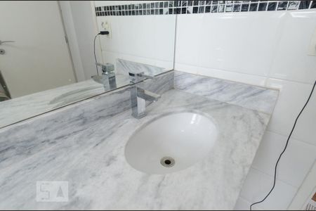 Apartamento à venda com 239m², 4 quartos e 4 vagas Apartamento à venda com 239m², 4 quartos e 4 vagasBanheiro da suíte 1