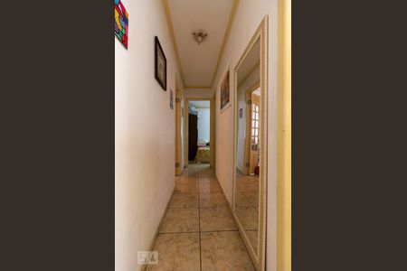 Casa à venda com 230m², 3 quartos e 2 vagasCorredor Quartos