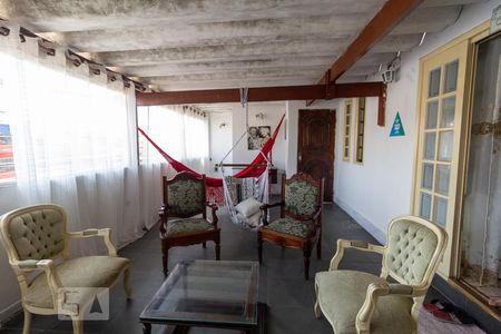 Casa à venda com 230m², 3 quartos e 2 vagasVaranda 