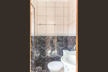 Banheiro da Suíte de casa para alugar com 2 quartos, 200m² em Taboão, São Bernardo do Campo