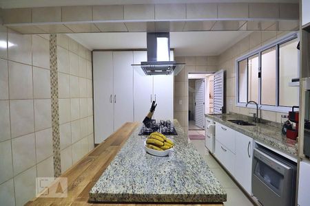 Casa à venda com 278m², 3 quartos e 2 vagasCozinha
