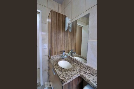 Casa à venda com 278m², 3 quartos e 2 vagasBanheiro da Suíte