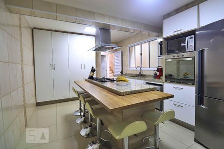 Casa à venda com 278m², 3 quartos e 2 vagasCozinha