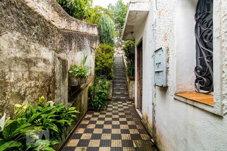 Casa à venda com 140m², 2 quartos e 1 vagaQuintal