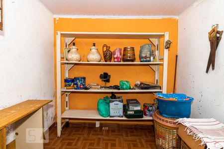 Casa à venda com 140m², 2 quartos e 1 vagaQuarto de Serviço