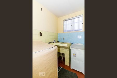 Casa à venda com 140m², 2 quartos e 1 vagaÁrea de Serviço