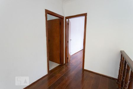 Casa para alugar com 136m², 3 quartos e 2 vagasHall piso superior