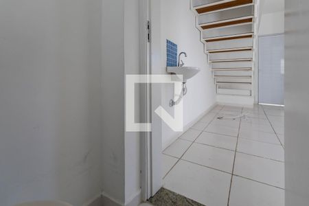 Lavabo de casa para alugar com 2 quartos, 65m² em Vila Nova Aparecida, Mogi das Cruzes