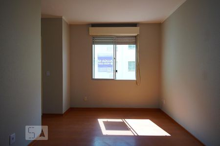 Sala de apartamento à venda com 2 quartos, 54m² em Morro Santana, Porto Alegre