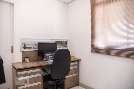 Apartamento para alugar com 112m², 4 quartos e 1 vagaEscritório