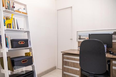 Apartamento para alugar com 112m², 4 quartos e 1 vagaEscritório