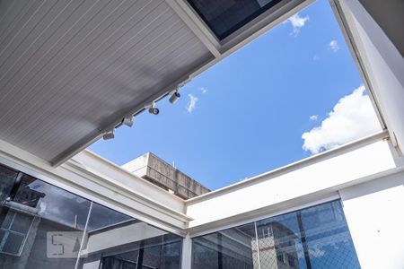 Apartamento para alugar com 112m², 4 quartos e 1 vagaSala de TV - teto retrátil