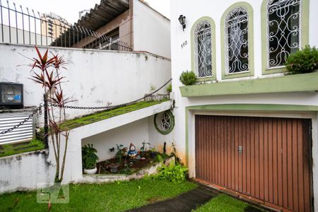 Casa à venda com 276m², 3 quartos e 4 vagasEntrada e jardim