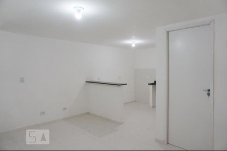 Sala de casa para alugar com 1 quarto, 40m² em Parque Peruche, São Paulo
