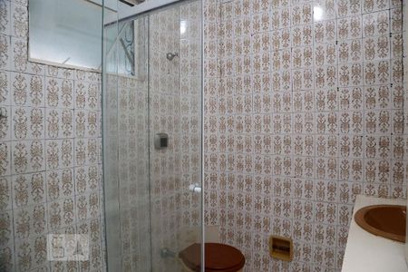 Banheiro de apartamento para alugar com 2 quartos, 67m² em Jardim Monte Alegre, Taboão da Serra