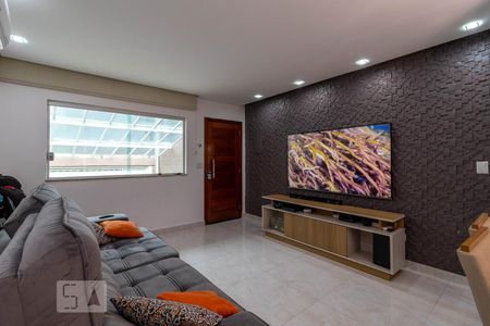 Sala de Estar de casa à venda com 2 quartos, 125m² em Parque Maria Domitila, São Paulo
