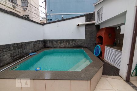 Casa para alugar com 350m², 5 quartos e 5 vagas Casa para alugar com 350m², 5 quartos e 5 vagasPiscina