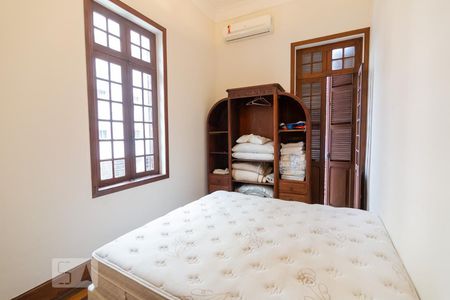 Casa para alugar com 350m², 5 quartos e 5 vagas Casa para alugar com 350m², 5 quartos e 5 vagasQuarto 4