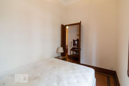 Casa para alugar com 350m², 5 quartos e 5 vagas Casa para alugar com 350m², 5 quartos e 5 vagasQuarto 4