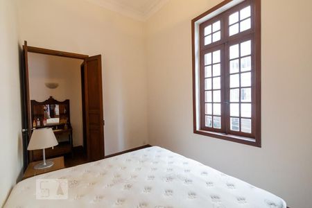 Casa para alugar com 350m², 5 quartos e 5 vagas Casa para alugar com 350m², 5 quartos e 5 vagasQuarto 4