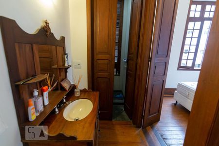 Casa para alugar com 350m², 5 quartos e 5 vagas Casa para alugar com 350m², 5 quartos e 5 vagasBanheiro 1