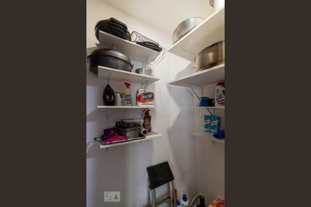 Casa para alugar com 350m², 5 quartos e 5 vagas Casa para alugar com 350m², 5 quartos e 5 vagasDespensa