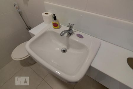 Casa para alugar com 350m², 5 quartos e 5 vagas Casa para alugar com 350m², 5 quartos e 5 vagasBanheiro 2