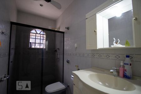Casa de condomínio à venda com 254m², 3 quartos e 2 vagasBanheiro Social