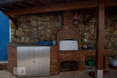 Casa de condomínio à venda com 254m², 3 quartos e 2 vagasChurrasqueira