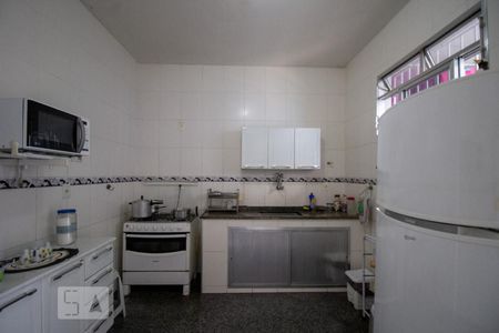 Casa de condomínio à venda com 254m², 3 quartos e 2 vagasCozinha