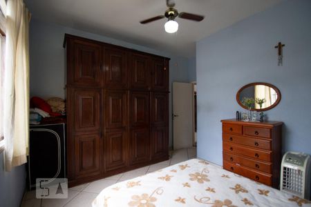 Casa de condomínio à venda com 254m², 3 quartos e 2 vagasQuarto 1