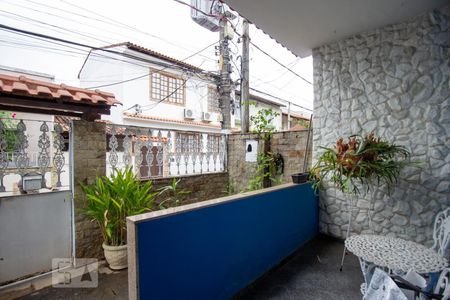 Casa de condomínio à venda com 254m², 3 quartos e 2 vagasVaranda