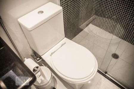 Apartamento à venda com 175m², 3 quartos e 2 vagasDetalhe do Banheiro da Suite