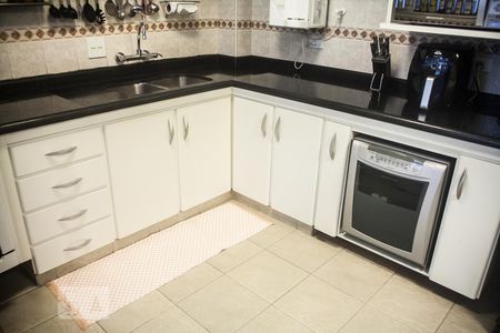 Apartamento à venda com 175m², 3 quartos e 2 vagasCozinha - Armários