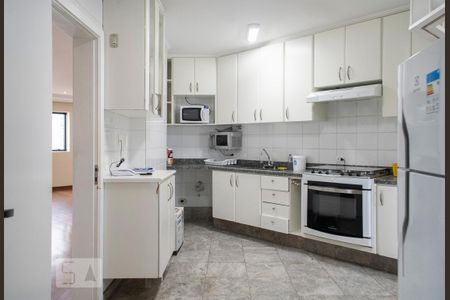 Apartamento para alugar com 145m², 3 quartos e 3 vagas Apartamento para alugar com 145m², 3 quartos e 3 vagasCOZINHA