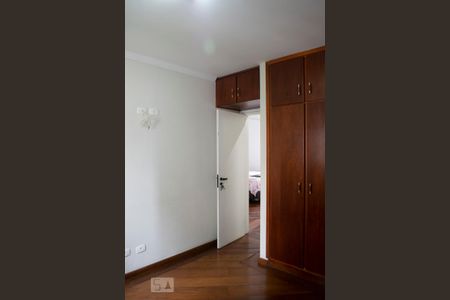 Apartamento para alugar com 145m², 3 quartos e 3 vagas Apartamento para alugar com 145m², 3 quartos e 3 vagasQUARTO 2