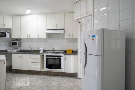 Apartamento para alugar com 145m², 3 quartos e 3 vagas Apartamento para alugar com 145m², 3 quartos e 3 vagasCOZINHA