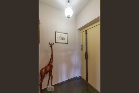 Apartamento para alugar com 170m², 3 quartos e 3 vagas Apartamento para alugar com 170m², 3 quartos e 3 vagasHall de Entrada