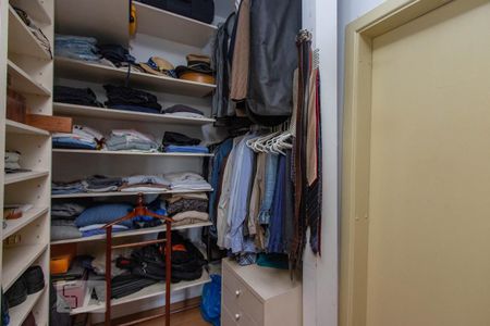 Apartamento para alugar com 170m², 3 quartos e 3 vagas Apartamento para alugar com 170m², 3 quartos e 3 vagasCloset Suite 1