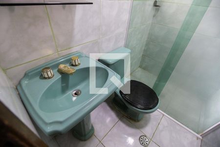 Casa à venda com 200m², 3 quartos e 2 vagasBanheiro da Suíte 2