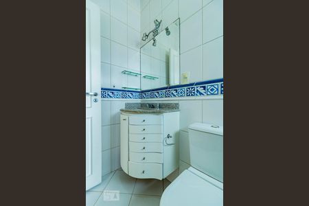 Casa à venda com 285m², 3 quartos e 5 vagasBanheiro da Suíte 1